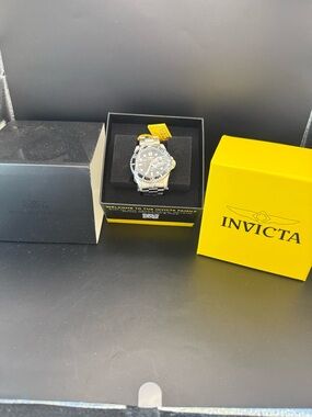 Invicta Pro Diver Watch | Stainless Steel | Black Dial | 100M Water Resistant